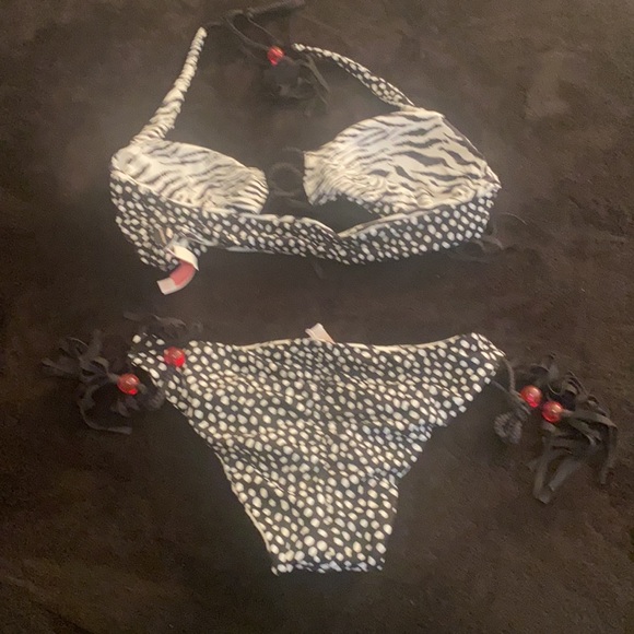 Victoria’s Secret reversible bathing suit. Size M - Picture 2 of 4